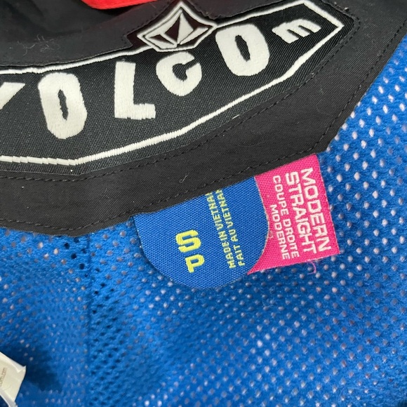 Volcom Snowboarding Pants - Picture 7 of 10